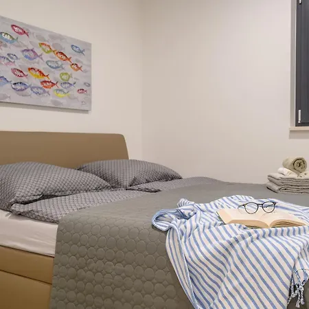 New, Luxury For 8 With Heated Pool & Spectacular Sea Views Ražanj