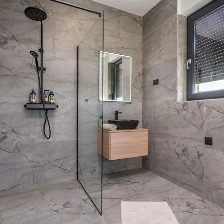 New, Luxury For 8 With Heated Pool & Spectacular Sea Views * Ražanj