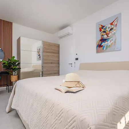 فيلة New, Luxury For 8 With Heated Pool & Spectacular Sea Views