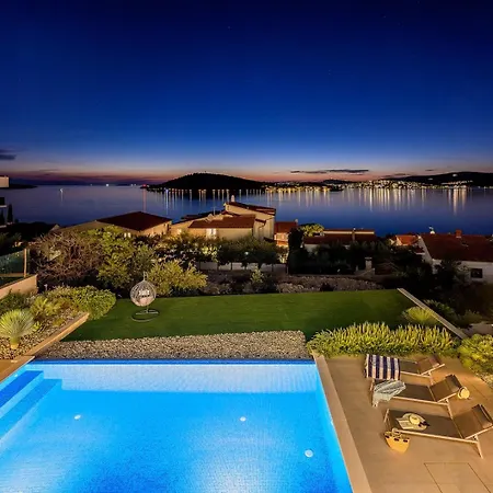 New, Luxury For 8 With Heated Pool & Spectacular Sea Views * Ražanj