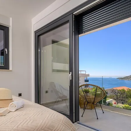 New, Luxury For 8 With Heated Pool & Spectacular Sea Views فيلة *