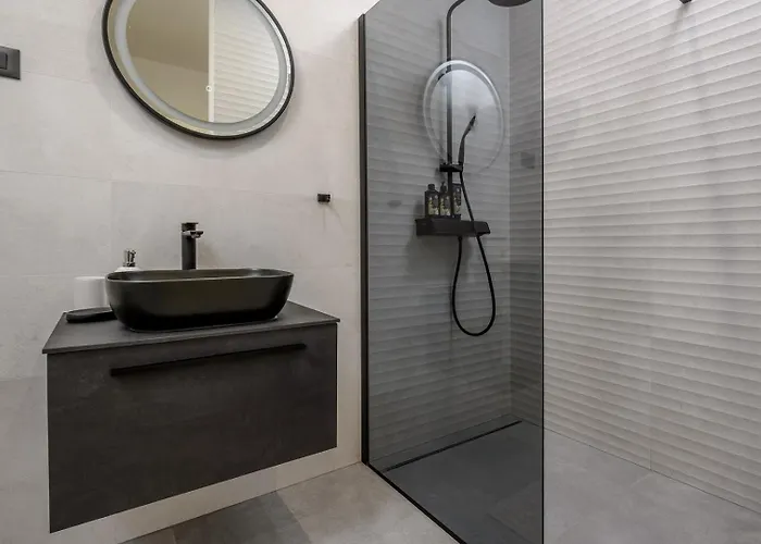 New, Luxury For 8 With Heated Pool & Spectacular Sea Views וילה *