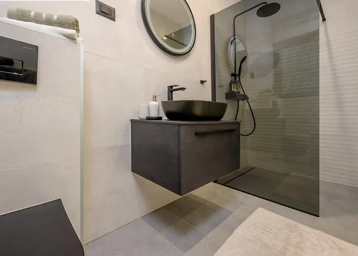 וילה New, Luxury For 8 With Heated Pool & Spectacular Sea Views Ražanj