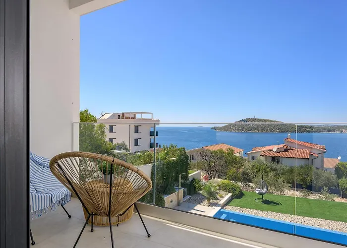 New, Luxury For 8 With Heated Pool & Spectacular Sea Views * Ražanj