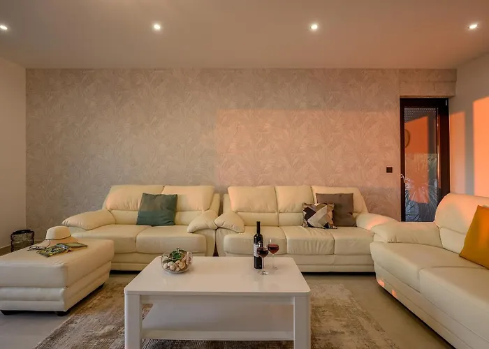 New, Luxury For 8 With Heated Pool & Spectacular Sea Views * Ražanj