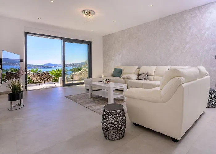 וילה New, Luxury For 8 With Heated Pool & Spectacular Sea Views